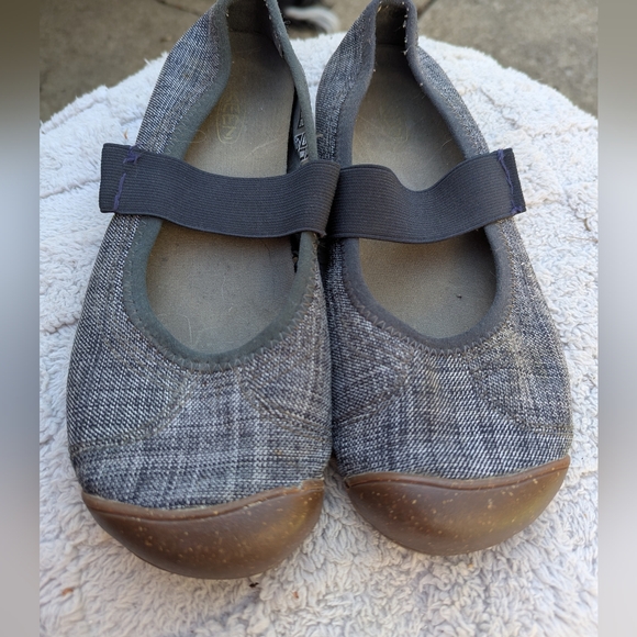 Women's Keen Mary Jane's Size 8.5 - Picture 1 of 3